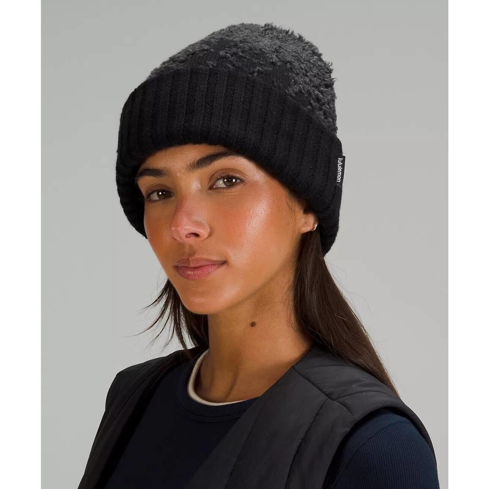 NWT Lululemon Ombre Knit Textured Beanie One size Black Gray